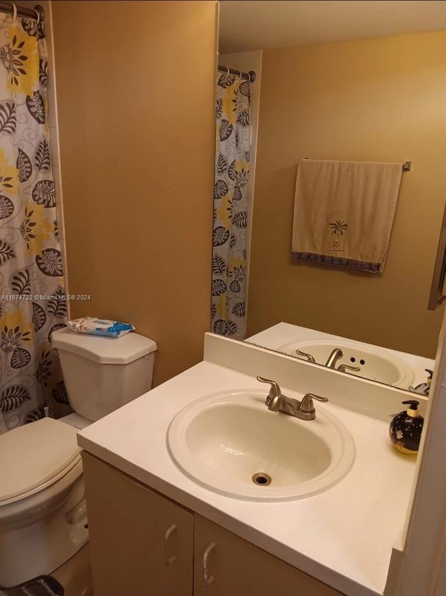 APT-108 - 18870 Nw 57 Th Ave, Condo with 2 bedrooms, 2 bathrooms and null parking in Hialeah FL | Image 36