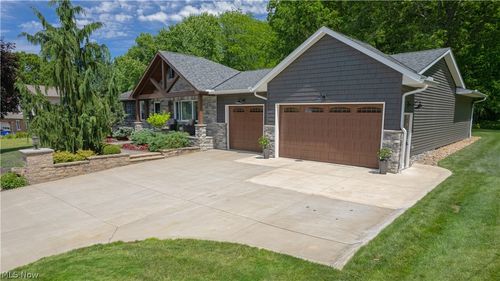 7742 Windy Hill Dr, Kent, OH, 44240-6214 | Card Image