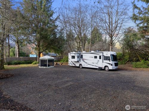 337 Mast Ave Nw, Ocean Shores, WA, 98569-9336 | Card Image