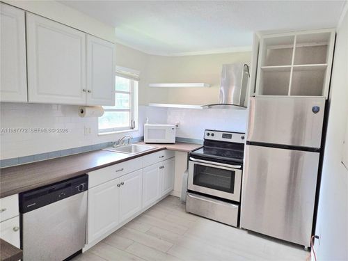 100-1700 Ne 191st St, Miami, FL, 33179-4204 | Card Image
