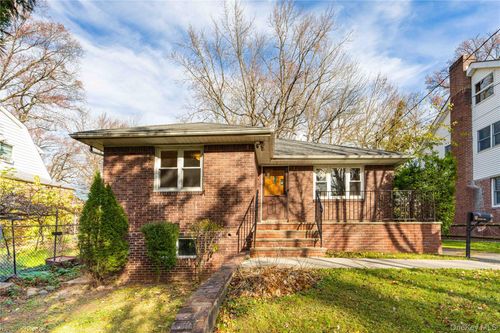 81 Midland Rd, Staten Island, NY, 10308-2917 | Card Image