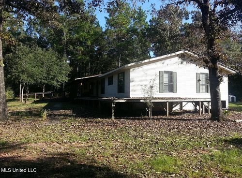 122 Hunter Ln, Lucedale, MS, 39452-2973 | Card Image