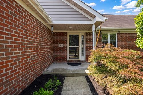 7529 Cherry Brook Dr, Reynoldsburg, OH, 43068-3109 | Card Image