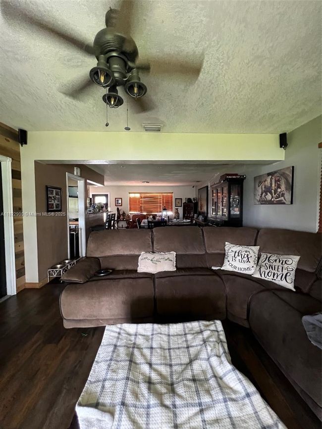 8230 Nw 15 Th St, House other with 3 bedrooms, 1 bathrooms and null parking in Pembroke Pines FL | Image 22