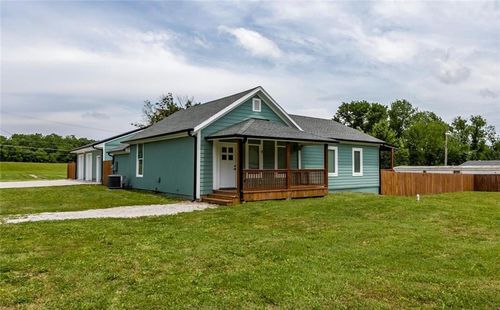 438 Lincoln Ave, Osawatomie, KS, 66064-1358 | Card Image