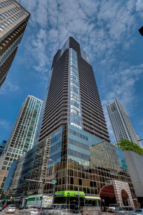 p-s515-10 E Ontario St, Chicago, IL, 60611-2736 | Card Image