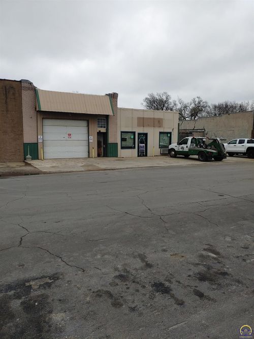 203 E Front St, Perry, KS, 66073-9703 | Card Image