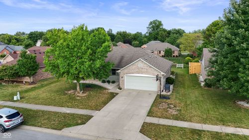 377 Savannah Dr, Greenwood, IN, 46142-1996 | Card Image
