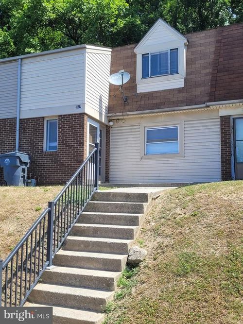 707 Saint Marys Dr, STEELTON, PA, 17113-2933 | Card Image
