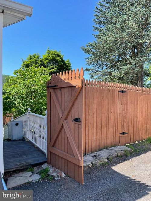 127 and 129 E Market Street, Williamstown, PA, 17098 | Card Image