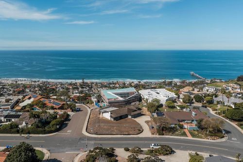 8504 Prestwick Dr, La Jolla, CA, 92037-2024 | Card Image