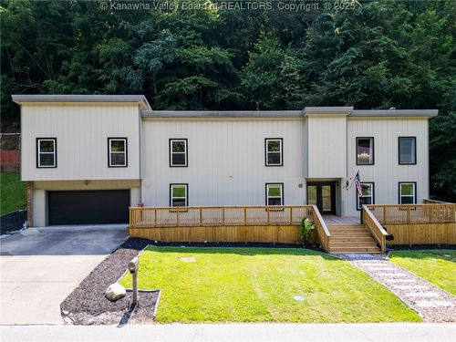 815 Chappell Rd, Charleston, WV, 25304-2705 | Card Image