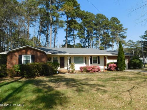 1003 W Scotsdale Rd, Laurinburg, NC, 28352-4264 | Card Image