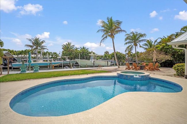 519 74 Th St, House other with 3 bedrooms, 3 bathrooms and null parking in HOLMES BEACH FL | Image 36