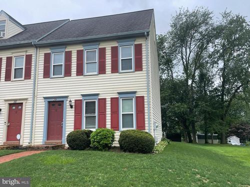 209 Cross Keys Dr, STRASBURG, PA, 17579-9645 | Card Image