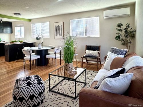 2558 S Vine St, Denver, CO, 80210-5209 | Card Image