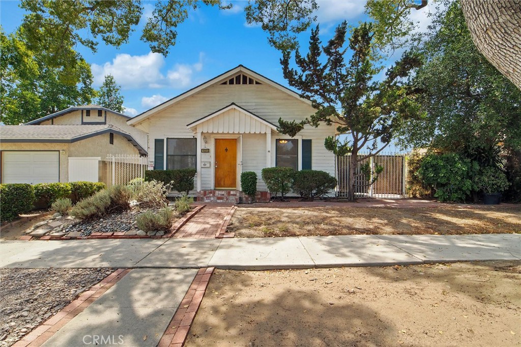 Residential Income in Azusa