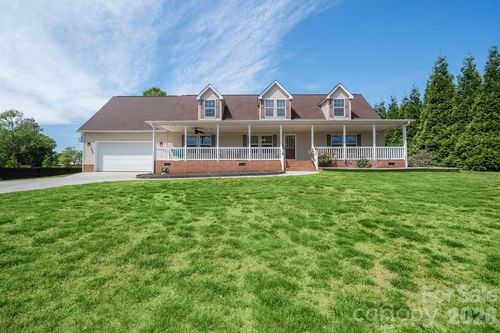 132 Top Flite Dr, Statesville, NC, 28677-3045 | Card Image