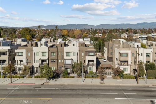 13135 W Lumina Way, Van Nuys, CA, 91401-2009 | Card Image