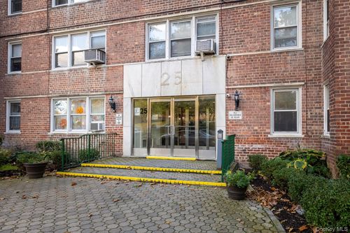 3j-25 Knolls Cres, Bronx, NY, 10463-6347 | Card Image