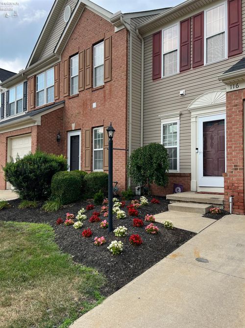 116 Ledgestone Court, Berea, OH, 44017 | Card Image