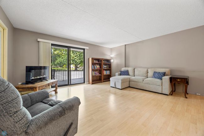 Living Room | Image 7