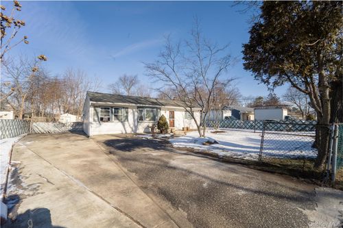 9 Patton St, Brentwood, NY, 11717-3310 | Card Image