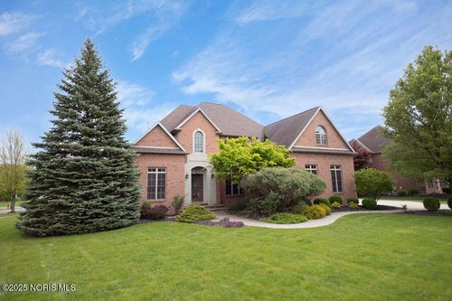 665 Meadowview Dr, Findlay, OH, 45840-8626 | Card Image