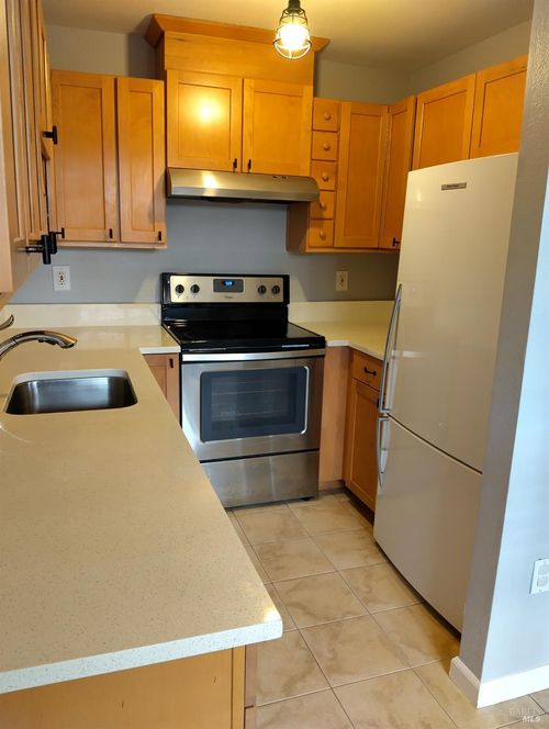 1452 Townview Ave, Santa Rosa, CA, 95405-7561 | Card Image