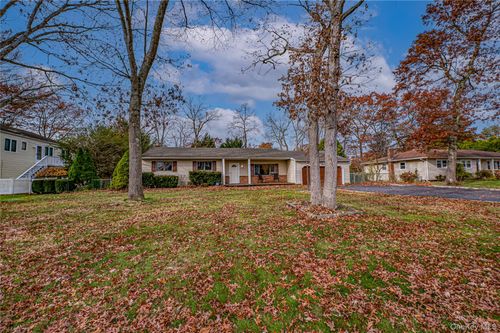 4 Debra Dr, Nesconset, NY, 11767-1030 | Card Image