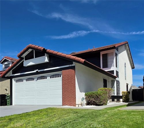210 S Paulsen Ave, Compton, CA, 90220-6712 | Card Image