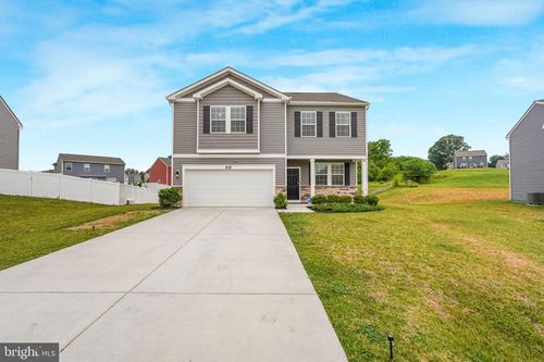 115 Bell Tower Ln, CHARLES TOWN, WV, 25414-1012 | Card Image