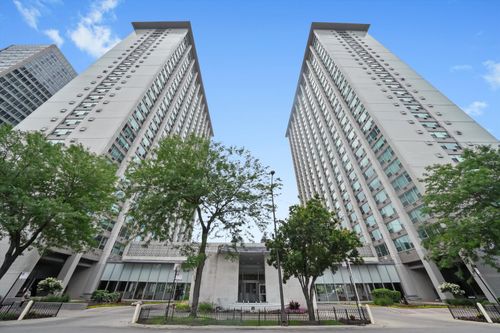 1217-3600 N Lake Shore Dr, Chicago, IL, 60613-4619 | Card Image