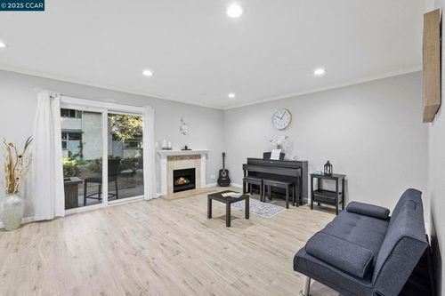 1117 Indian Summer Ct, San Jose, CA, 95122-3355 | Card Image