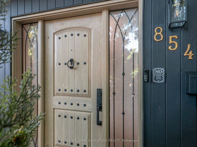 854 Royal York Rd, House other with 3 bedrooms, 3 bathrooms and 5 parking in Etobicoke ON | Image 5