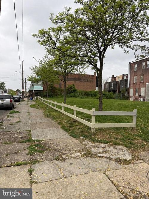 1821 W Erie Ave, Philadelphia, PA, 19140-3522 | Card Image