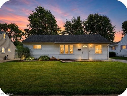 940 Oakwood Drive, Elyria, OH, 44035 | Card Image
