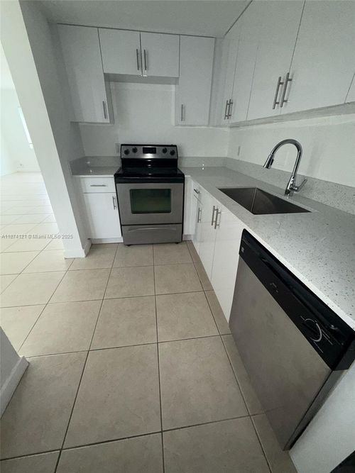 apt-213-13700 Ne 6th Ave, North Miami, FL, 33161-3757 | Card Image