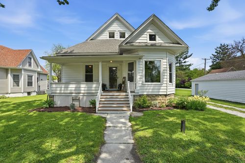 307 W Curtis St, Grant Park, IL, 60940-7213 | Card Image