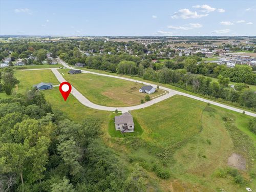 917 Riverstone Road, Clinton, IA, 52732 | Card Image