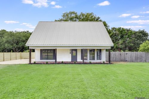 204 Austin Rd, Youngsville, LA, 70592-6308 | Card Image