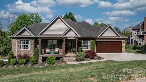 402 Golfview Ct, Lenoir, NC, 28645-5926 | Card Image