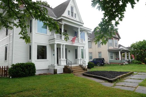 12 Meade St, Buckhannon, WV, 26201-2654 | Card Image