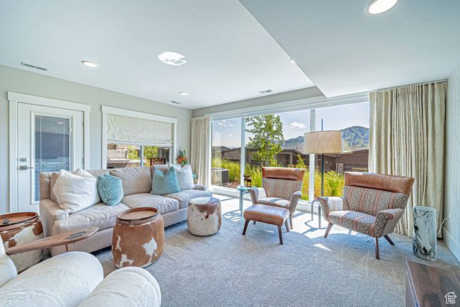 View of sunroom / solarium | Image 16