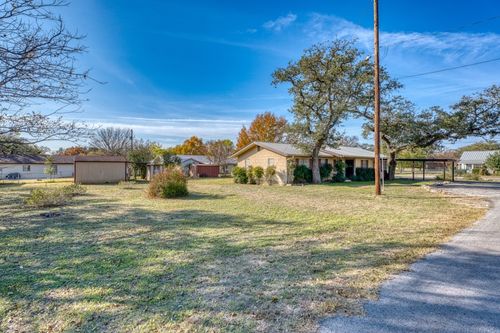 605 W Ash Dr, Johnson City, TX, 78636 | Card Image