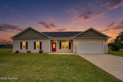 122 Watering Pond Rd, Pink Hill, NC, 28572-7016 | Card Image