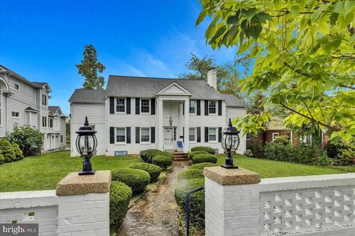 1-33 N Fenwick St, ARLINGTON, VA, 22201-1015 | Card Image