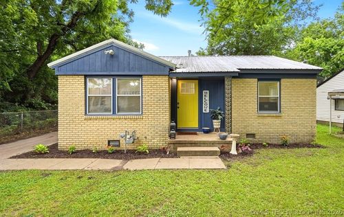 911 S Independence St, Sapulpa, OK, 74066-5418 | Card Image