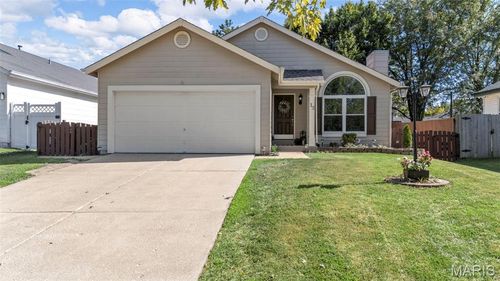 13 Kingspointe Dr, Saint Peters, MO, 63376-3681 | Card Image