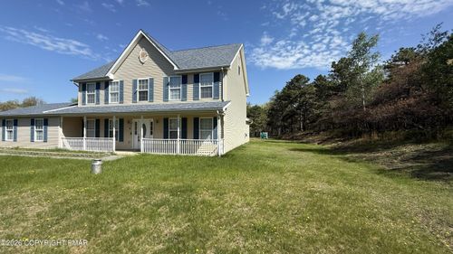 2005 Palisades Dr, Blakeslee, PA, 18610-2422 | Card Image